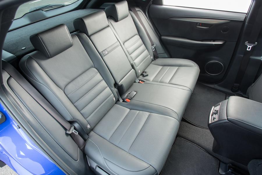  Lexus NX200t F-Sport 2014 года  (UK) (фото 16 из 17)
